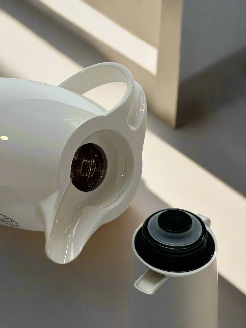 BASOO THERMOS/ VACUUM FLASK WHITE: 2500 ML, DOUBLE WALL INULATED, YOUR DRINK, ALWAYS AT THE PERFECT TEMPERATURE - Image 3