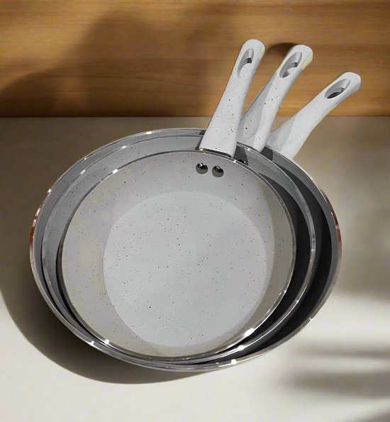 Basoo set van 3 koekenpannen (Ø 20, 24 en 28 cm) - Zwart - Italiaanse kwaliteit - PFOA-vrij met anti-aanbaklaag - Geschikt voor inductie - Grijs